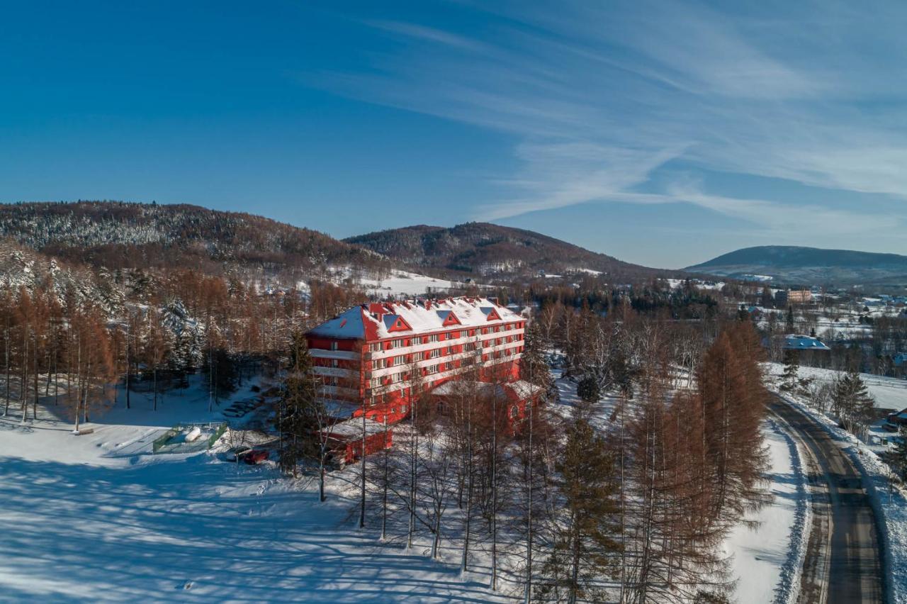 Отель Osrodek Uzdrowiskowy Beskid Высова-Здруй Экстерьер фото